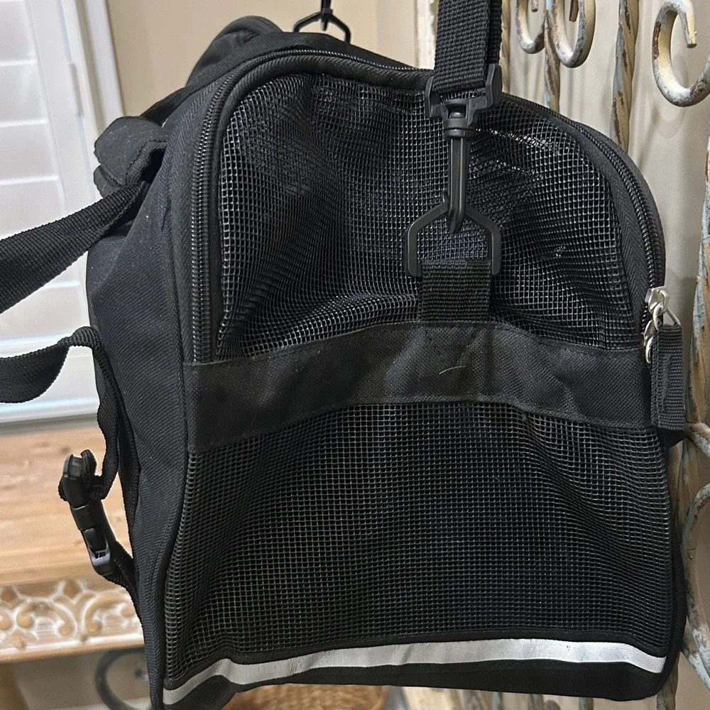 PETTOM Soft-Sided Pet Carrier